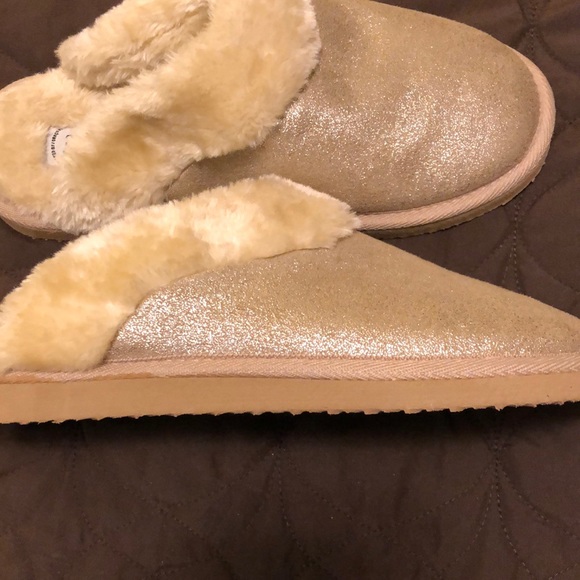 GAP SLIPPERS - METALLIC - FUR SLIDES - women’s size 9/10 - #213 - Picture 11 of 14